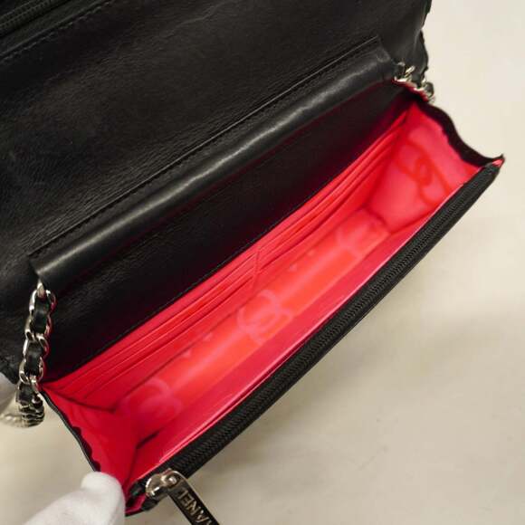 CHANEL Black Lambskin Leather Wallet - Picture 4 of 14